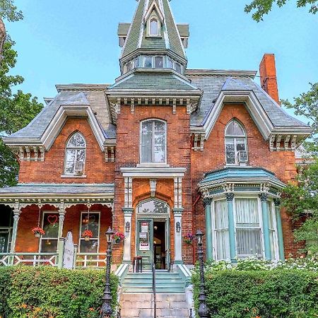 Hochelaga Inn Kingston Esterno foto