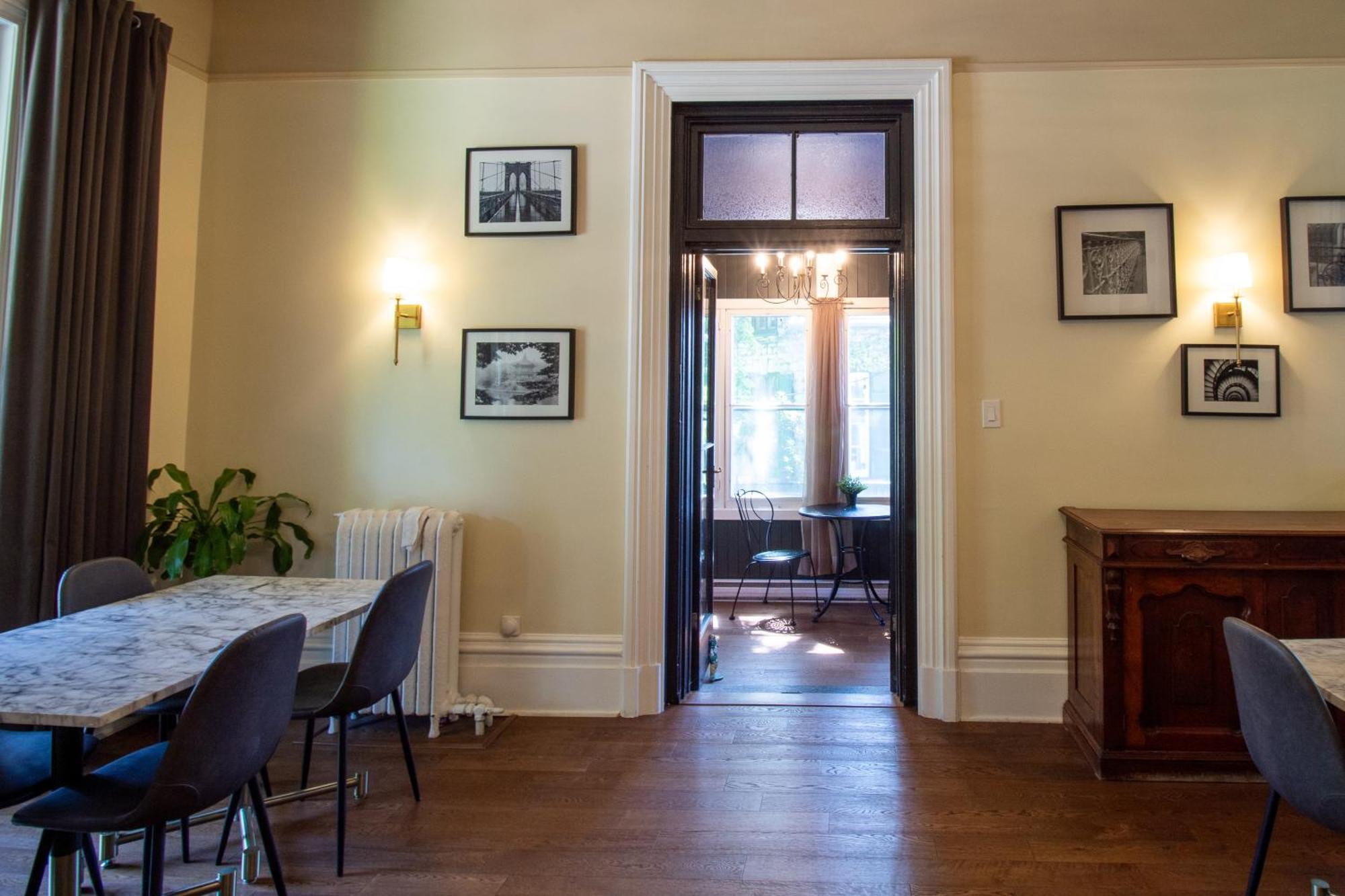 Hochelaga Inn Kingston Esterno foto