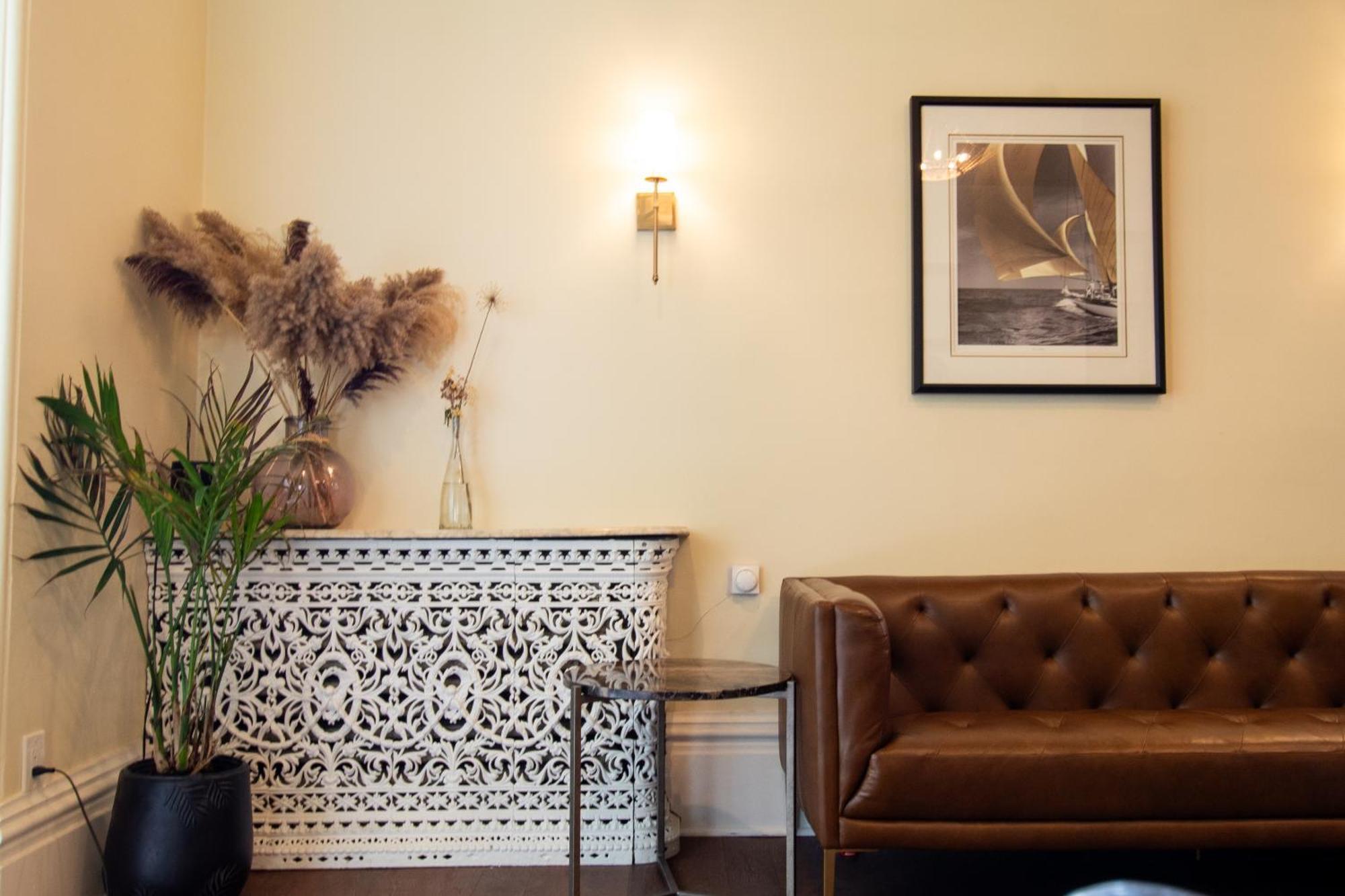 Hochelaga Inn Kingston Esterno foto