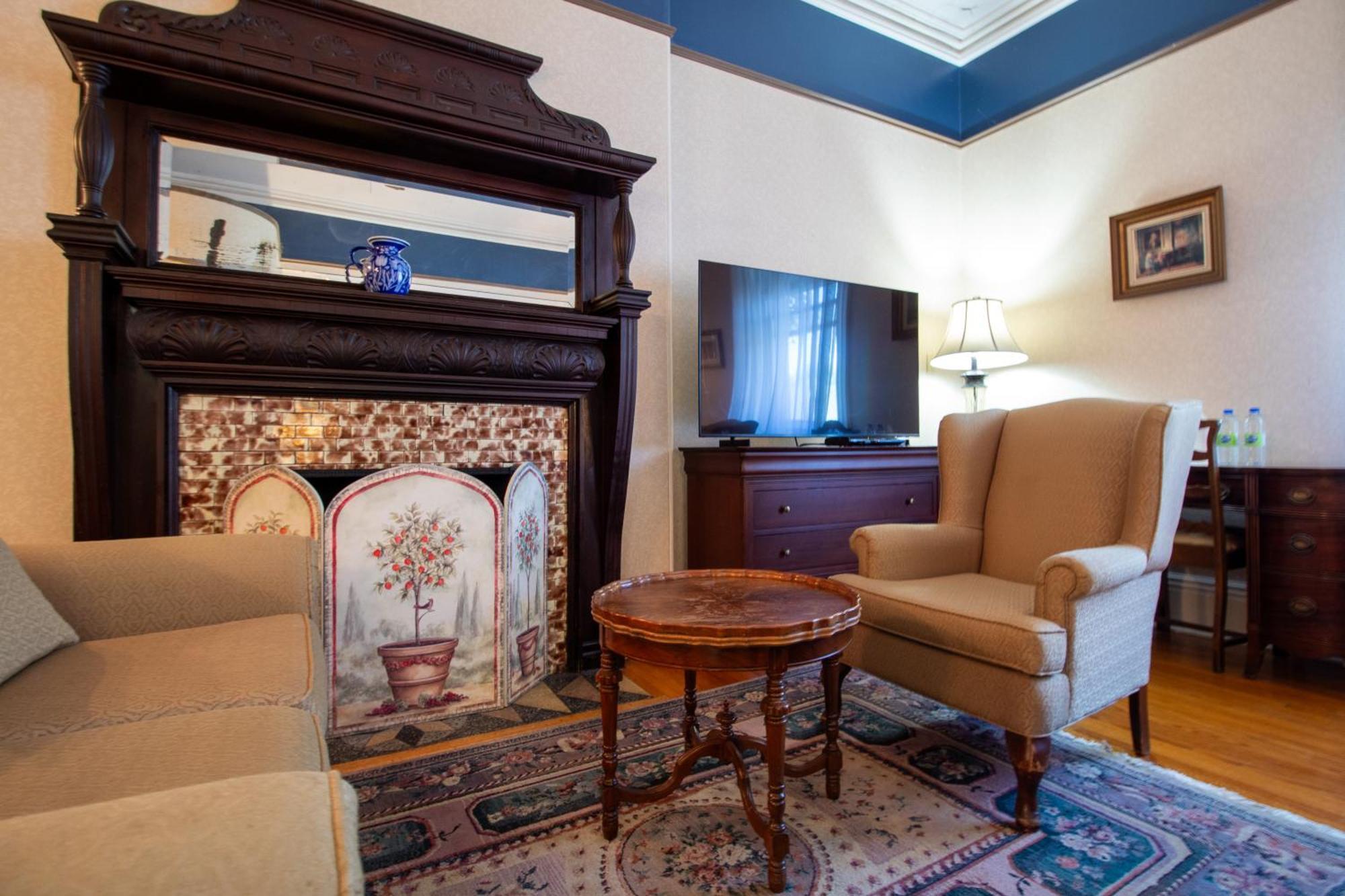 Hochelaga Inn Kingston Esterno foto